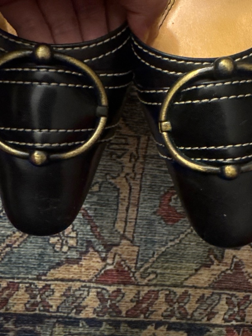 Y2k Black leather kitten heels with gold buckle detail - Picture 4 of 5